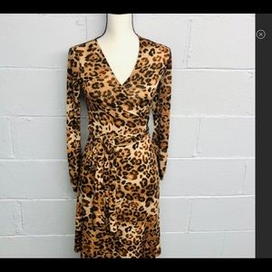 Veronica M ☀️ Leopard Print Wrap Dress